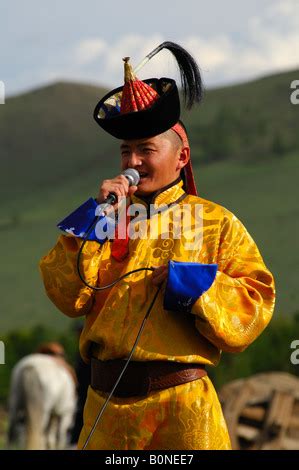 Eine Mongolische Mann Mit Einem Traditionellen Hut Xinjiang