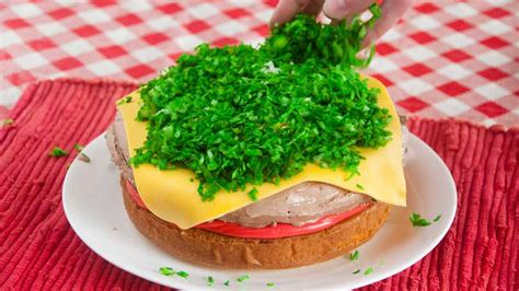 Cheeseburger Shaped Ice Cream Cake