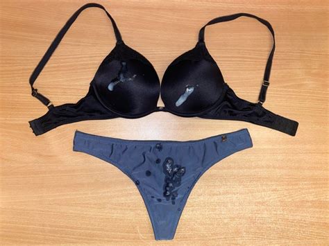 Vsx 32dd Ebay Gets Two Loads Cumonbras