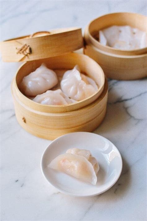 Har Gow Dim Sum Shrimp Dumplings The Woks Of Life