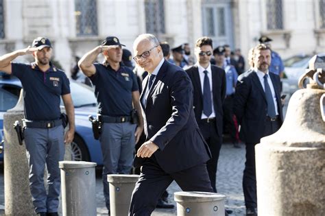 Tutti A Piedi E Con I Familiari I Ministri Del Conte Bis In Arrivo Al