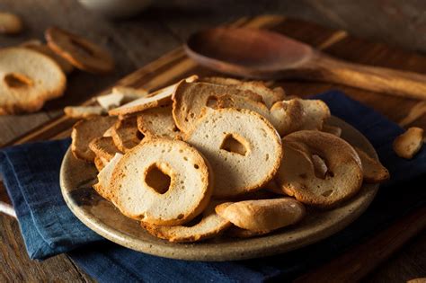 Brotchips Selber Machen So Gelingt Der Leckere Snack BRIGITTE De