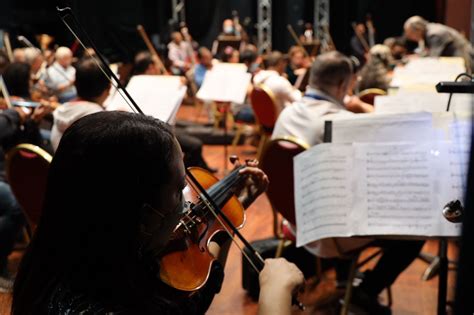 ESTUDIANTES DE NIVEL PRIMARIO DISFRUTAN DE CONCIERTO CON LA ORQUESTA