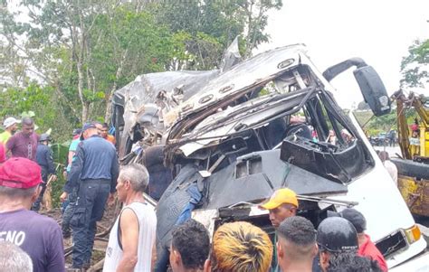 Aumenta a dos el número de fallecidos por vuelco de autobús en Caripe