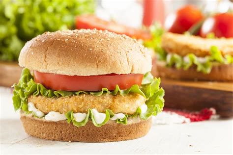 Breaded chicken sandwich Stock Photos, Royalty Free Breaded chicken ...