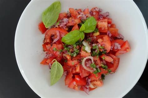 TOMATENSALAT Einfache Rezepte