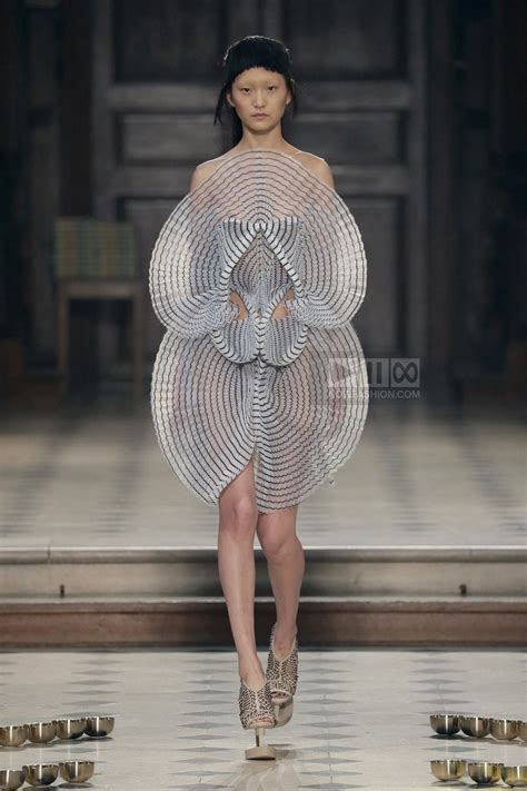 Iris Van Herpen Couture Fall Winter Paris Nowfashion