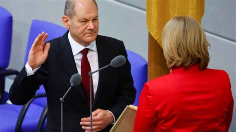 Olaf Scholz Sucede A Angela Merkel Y Es Elegido Canciller Federal Por