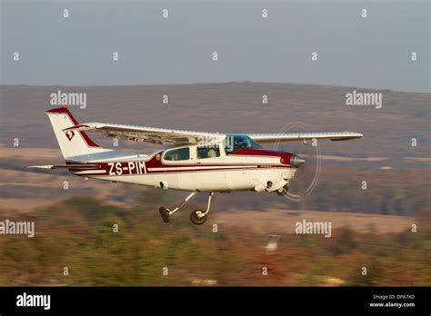 Cessna 210 Centurion Stock Photo Alamy