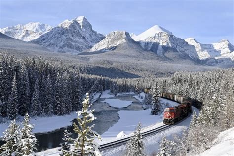 《2025年最新》冬のカナディアンロッキー日本語ガイドツアー3選（バンフ、キャンモア現地発） Hello Banff ハローバンフ