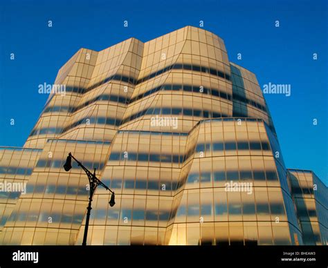 Iac Building Frank Gehry Stock Photo Alamy