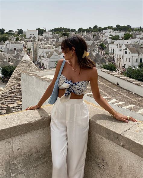 Federica Lai no Instagram: “Walking around Alberobello 🇮🇹 #ootd #outfit” Alberobello, Fashion ...