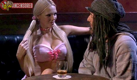 Голая Кэти Ломанн в The Hot Chick