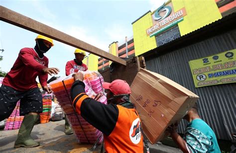 setelah   tps pasar turi akhirnya dibongkar