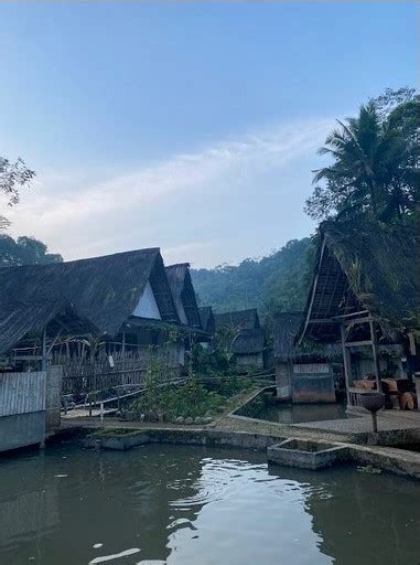 Interaksi Budaya Di Kampung Naga Yang Dikenal Dengan Kearifan Lokalnya