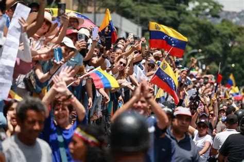 Venezuela I Mi hijo se pasa el día llorando y les da su comida a otros