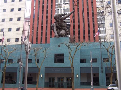 Portlandia (the Statue) and The Portland Building • Tracey and Michael