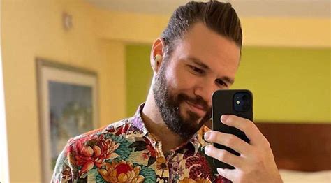 Dance Gavin Dance S Tilian Pearson Responds To One Sexual Misconduct