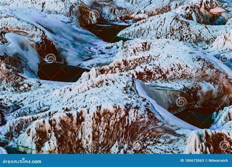 aerial view   baltoro glacier   karakoram mountains range