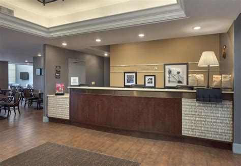 Hampton Inn New York Jfk Hotel New York Ny Deals Photos And Reviews