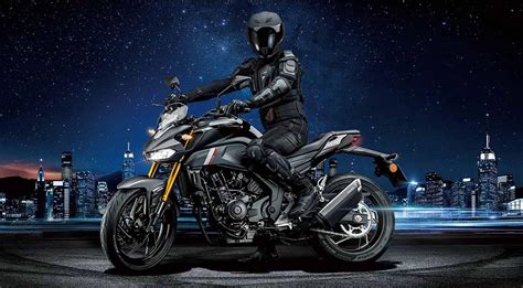 Naked Bike Suzuki Cc Silinder Curi Perhatian LAzone Id