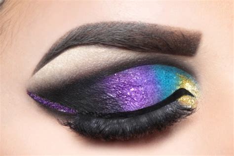 2 Dramatic Eye Makeup Tutorials from Experts