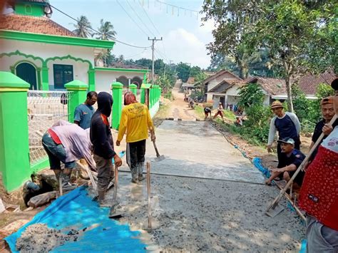 Jalan Bobrok Bertahun Warga Temiang Pardasuka Swadaya Bangun Jalan