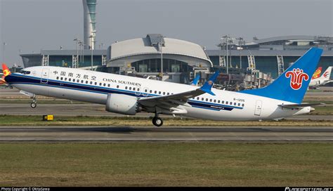 B 1205 China Southern Airlines Boeing 737 8 MAX Photo By OkitaSawa ID