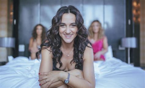 Las MILF cumplen dos años y los celebran posando en un jacuzzi Pudahuel