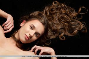 Long Legged Amateur Model Display A Huge We XXX Dessert Picture 7