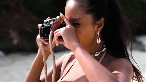 Putri Cinta In Public Place Showing Us Her Perfect Round Tits