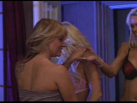 Wildlife Pussy Playhouse Scene XVIDEOS