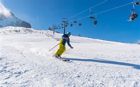 Unfall Im Skigebiet Rastkogel Tux Skifahrerin F Hrt Mann Um Und Begeht