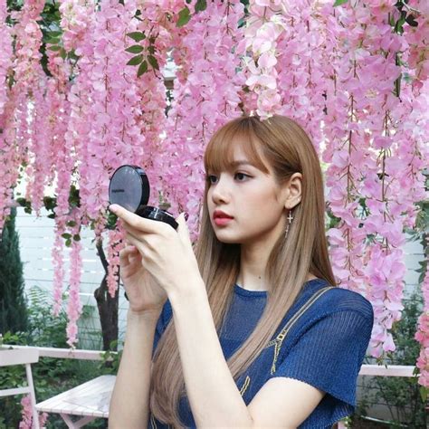 Pin by linh on BLACKPINK 블랙핑크 Blackpink lisa Blackpink Lalisa manoban