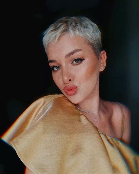 Ash Blonde Short Pixie Haircuts For Women To Be Cool Mycozylive