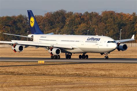 Landing Gear Issue Forces Lufthansa Airbus A Into Frankfurt Go Around