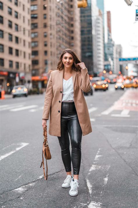 27 Leather Leggings Outfit Ideas To Wear In 2023 Dana Berez