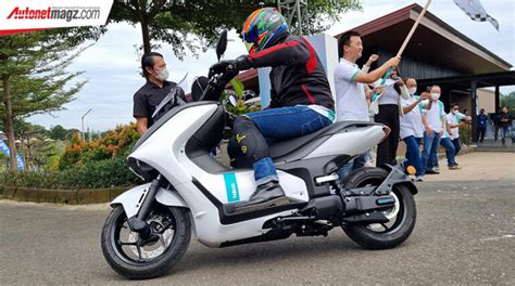 First Ride Yamaha E Ini Baru Motor Listrik