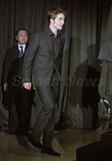 More Pics Of Robert Pattinson In Tokyo At New Moon Press Conference 03