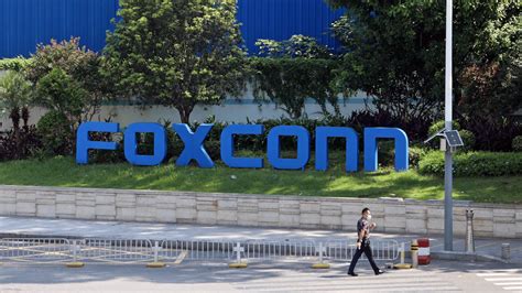 Apples Main IPhone Supplier Foxconn Operating At 90 Of Its Peak