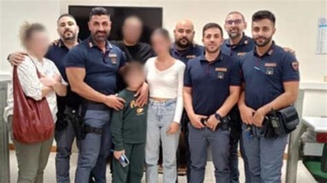 Brindisi Bambino Rapito Strappato Dalle Braccia Della Sorella