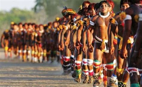 Guarani Indian Men And Women From The Amazon Amazzoni Difesa Attualit