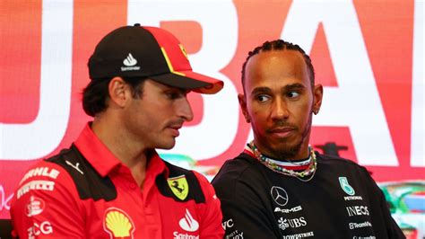 “una Sorpresa” Carlos Sainz Contundente Sobre La Llegada De Hamilton A Ferrari Minuto Deportes