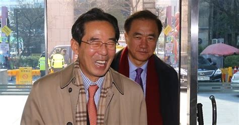 당사 출근하는 더민주 홍창선 공관위원장