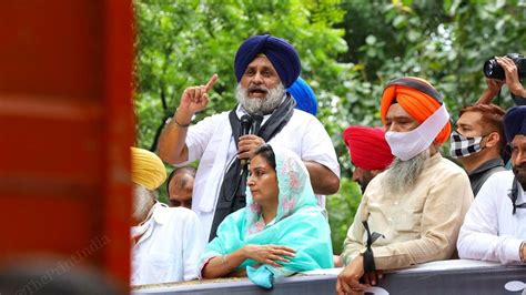 Sukhbir Harsimrat Badal Detained During Akali Dals Protest Against