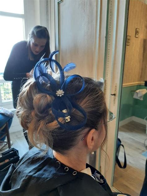 Chignon avec boucle Coiffeur visagiste à Granville