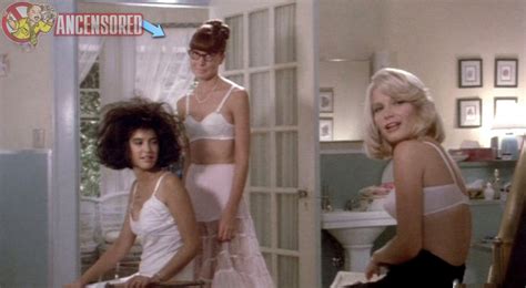 Shag Nude Pics Page 1