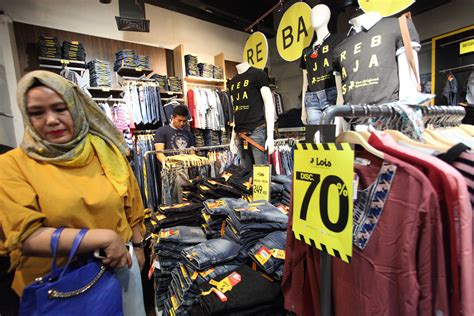 Lois Jeans Diskon Gila Gilaan Di Mall Panakkukang Fajar