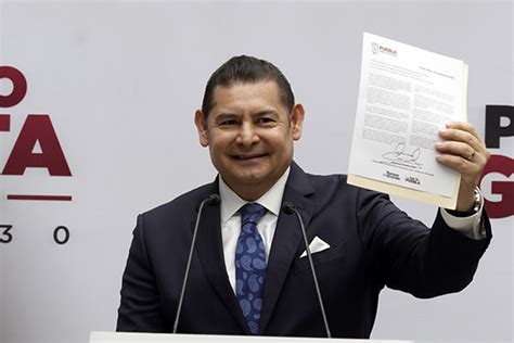 Alejandro Armenta presenta públicamente su declaración patrimonial