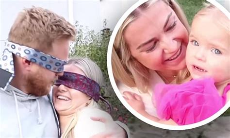 Lindsay Arnold Cusick Announces She S Having A Girl In Sex Reveal Video